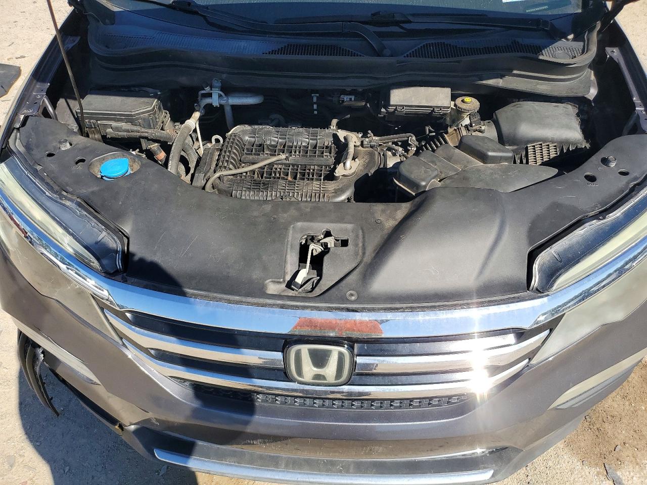 2016 HONDA PILOT ELITE photo 12