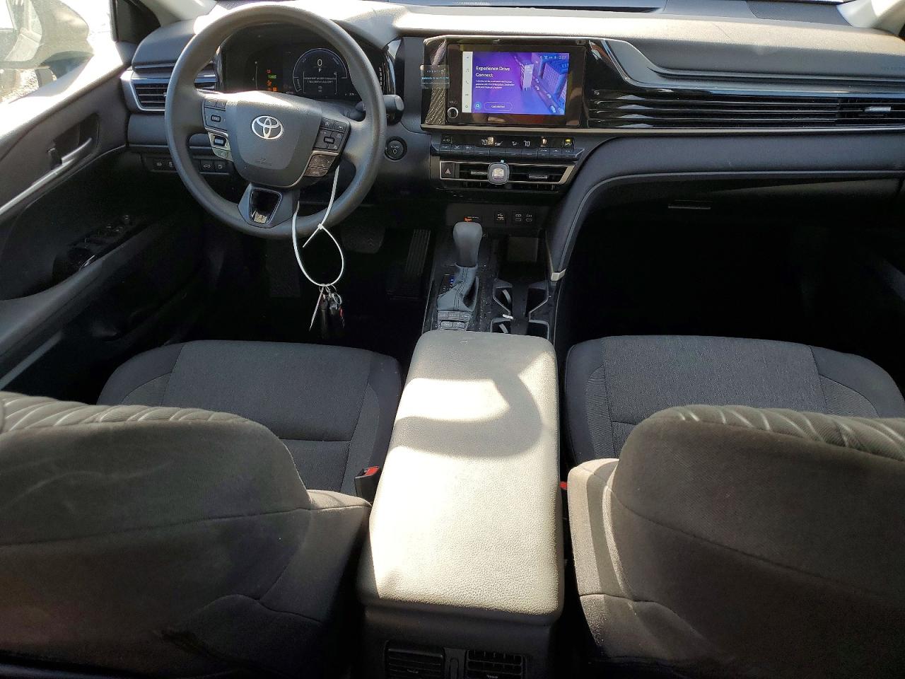 2025 TOYOTA CAMRY LE photo 15