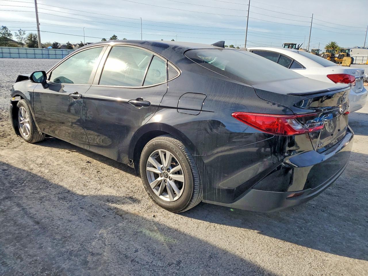 2025 TOYOTA CAMRY LE photo 3