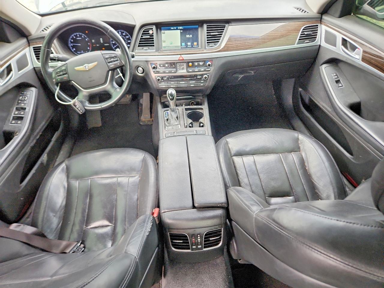 2015 HYUNDAI GENESIS 3.8L photo 15