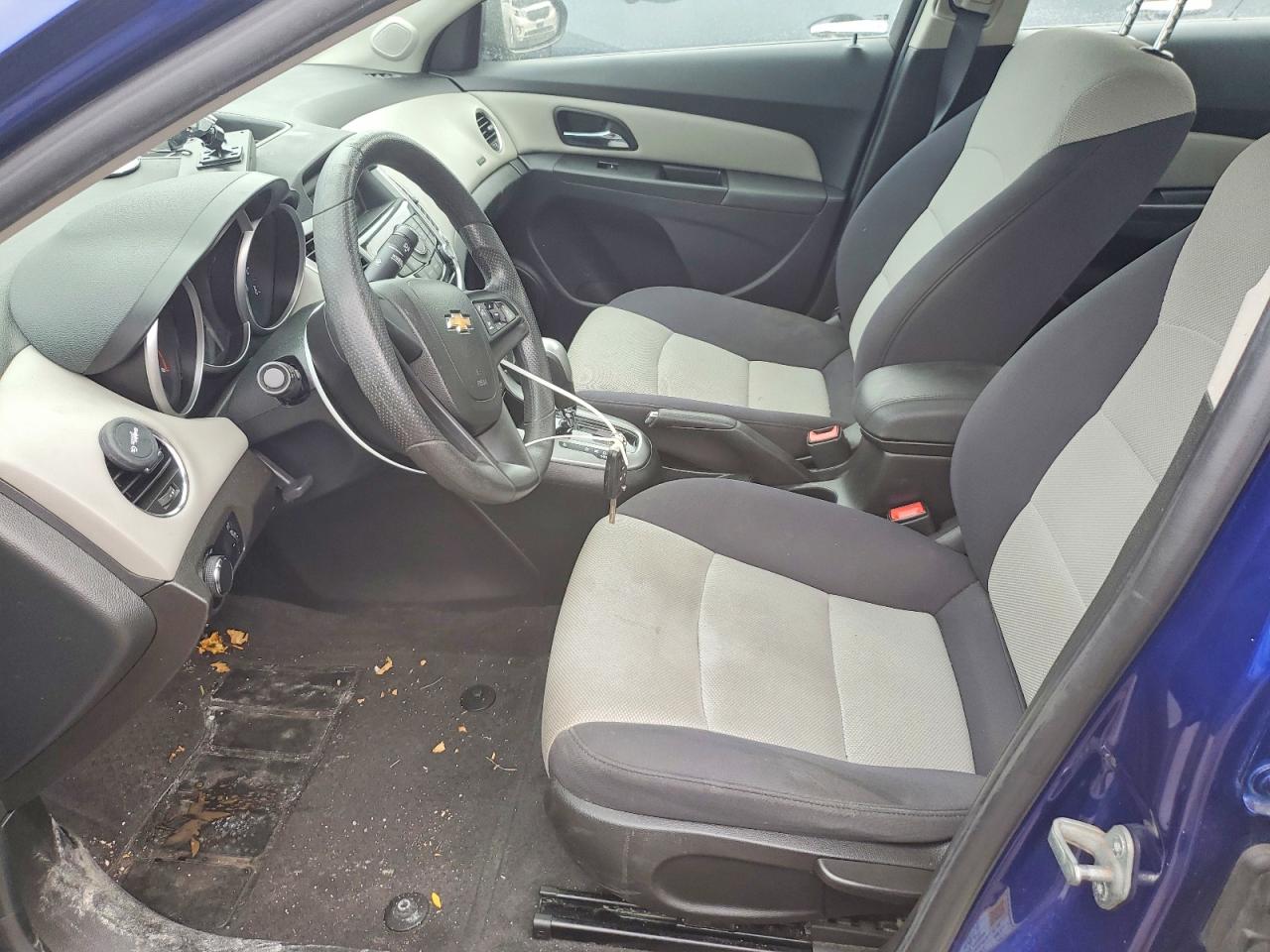 2013 CHEVROLET CRUZE LS photo 13