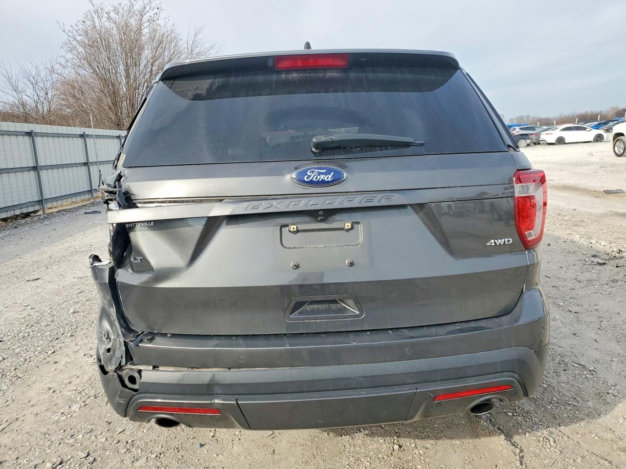 2017 FORD EXPLORER XLT photo 11