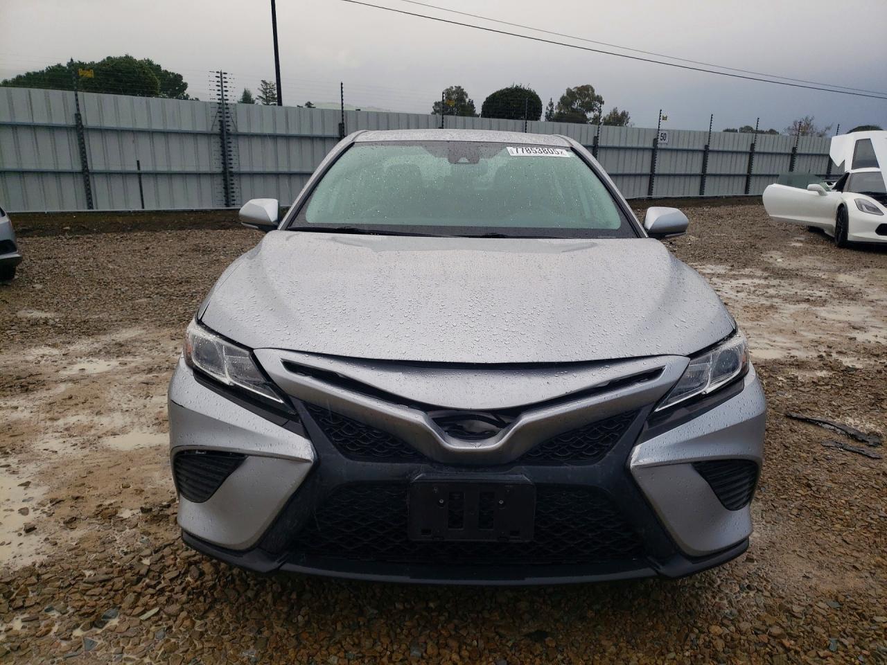 2020 TOYOTA CAMRY SE photo 5