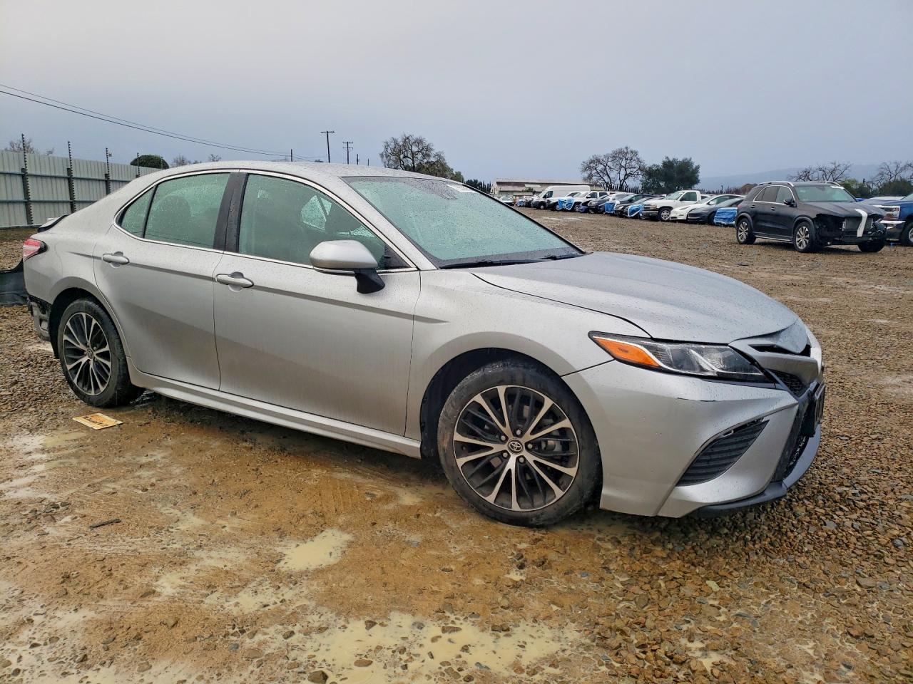 2020 TOYOTA CAMRY SE photo 4