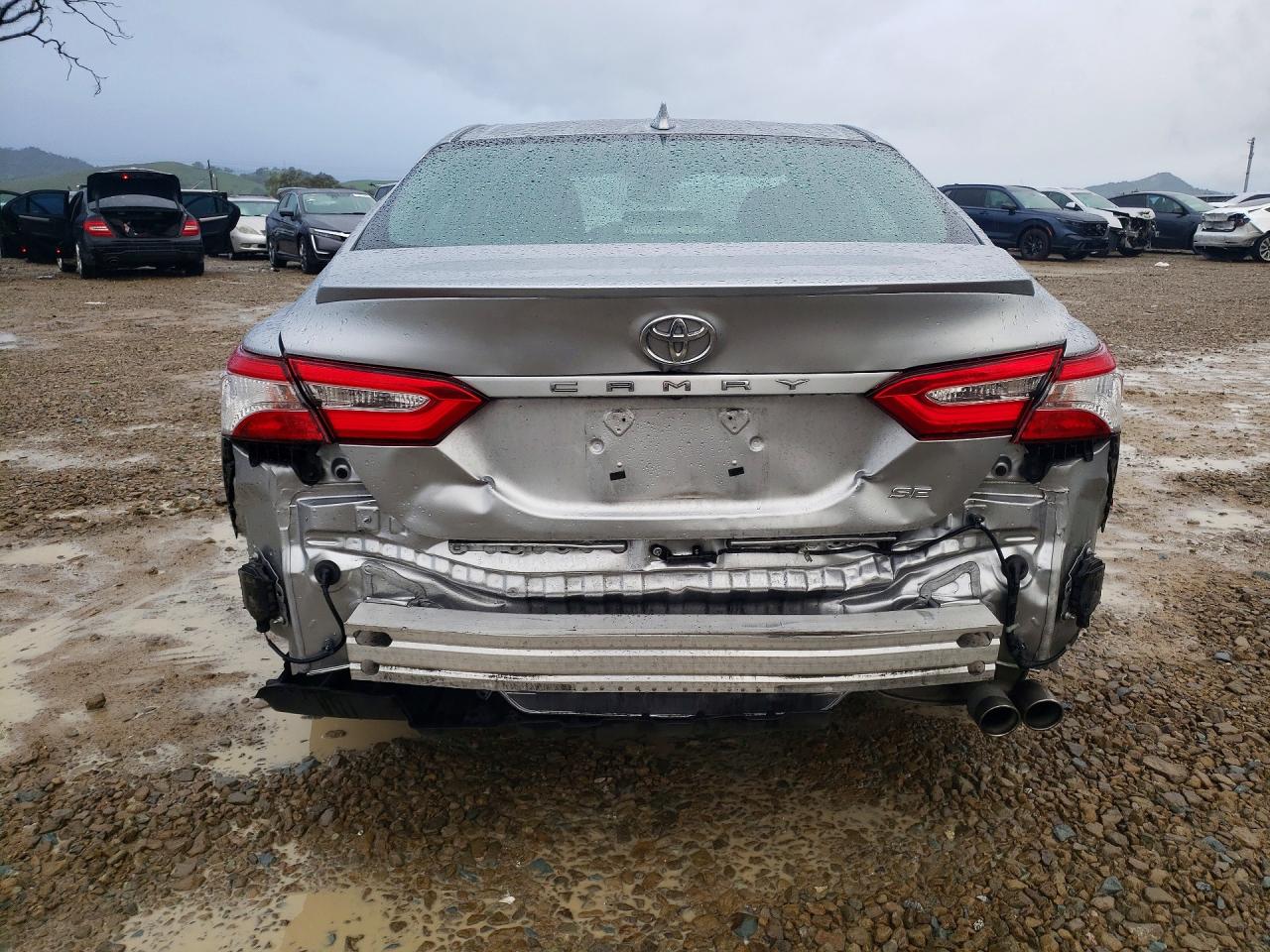 2020 TOYOTA CAMRY SE photo 6