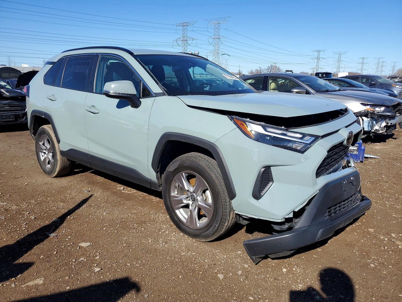 2022 TOYOTA RAV4 XLE photo 7