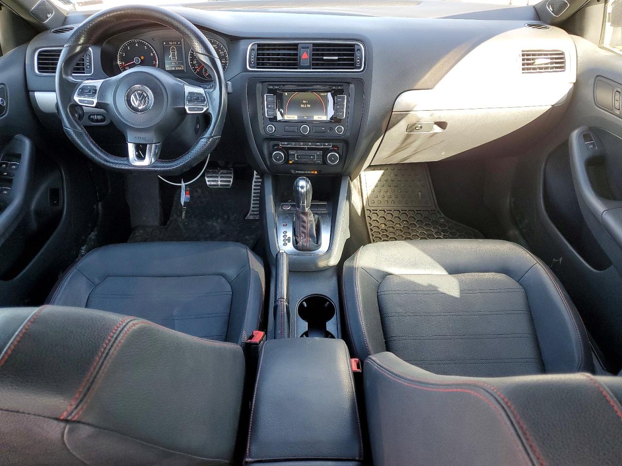 2012 VOLKSWAGEN JETTA GLI photo 8