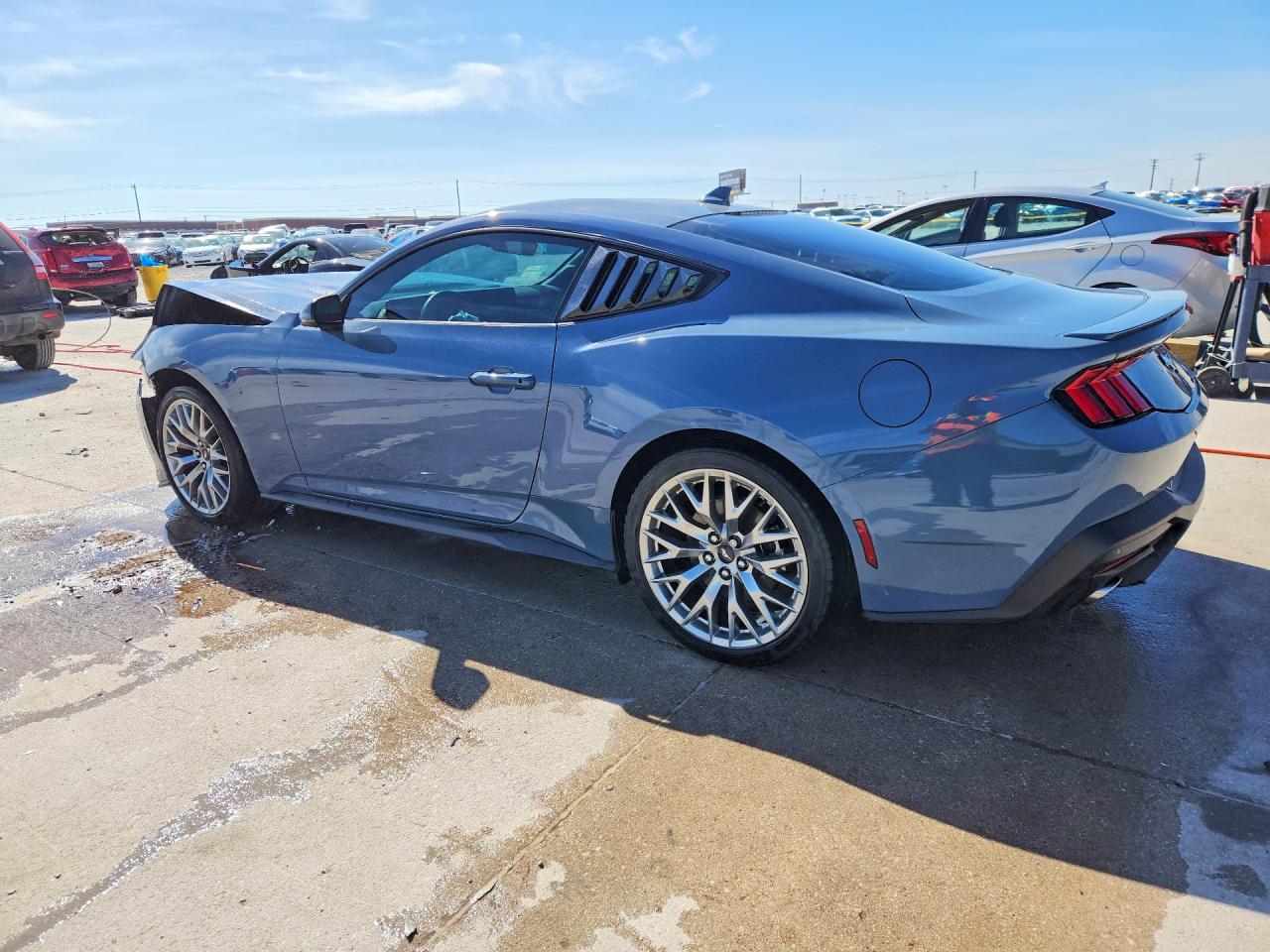 2024 FORD MUSTANG photo 3