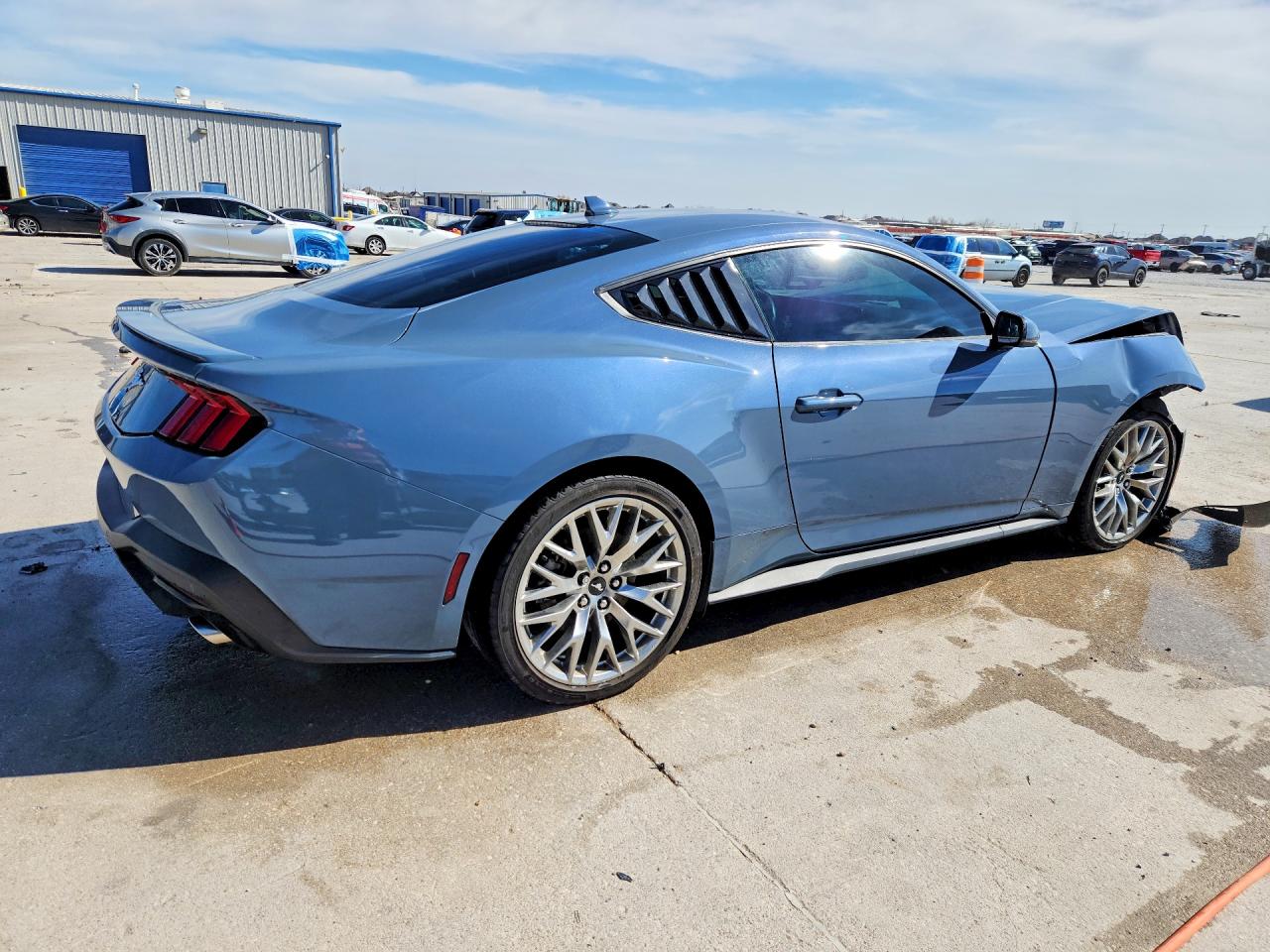 2024 FORD MUSTANG photo 5