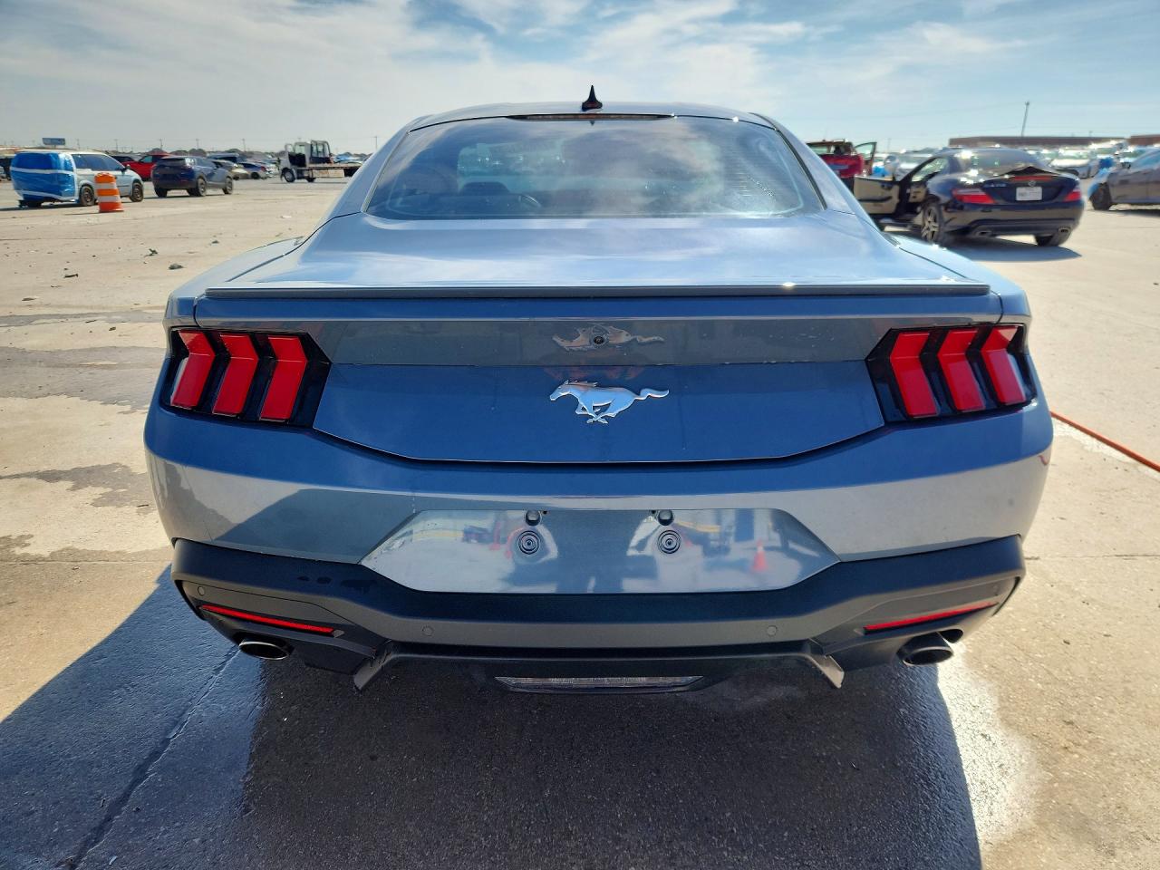2024 FORD MUSTANG photo 11