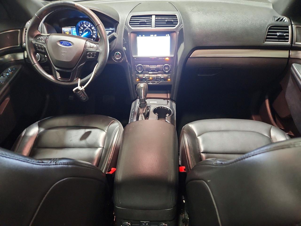 2019 FORD EXPLORER XLT photo 8