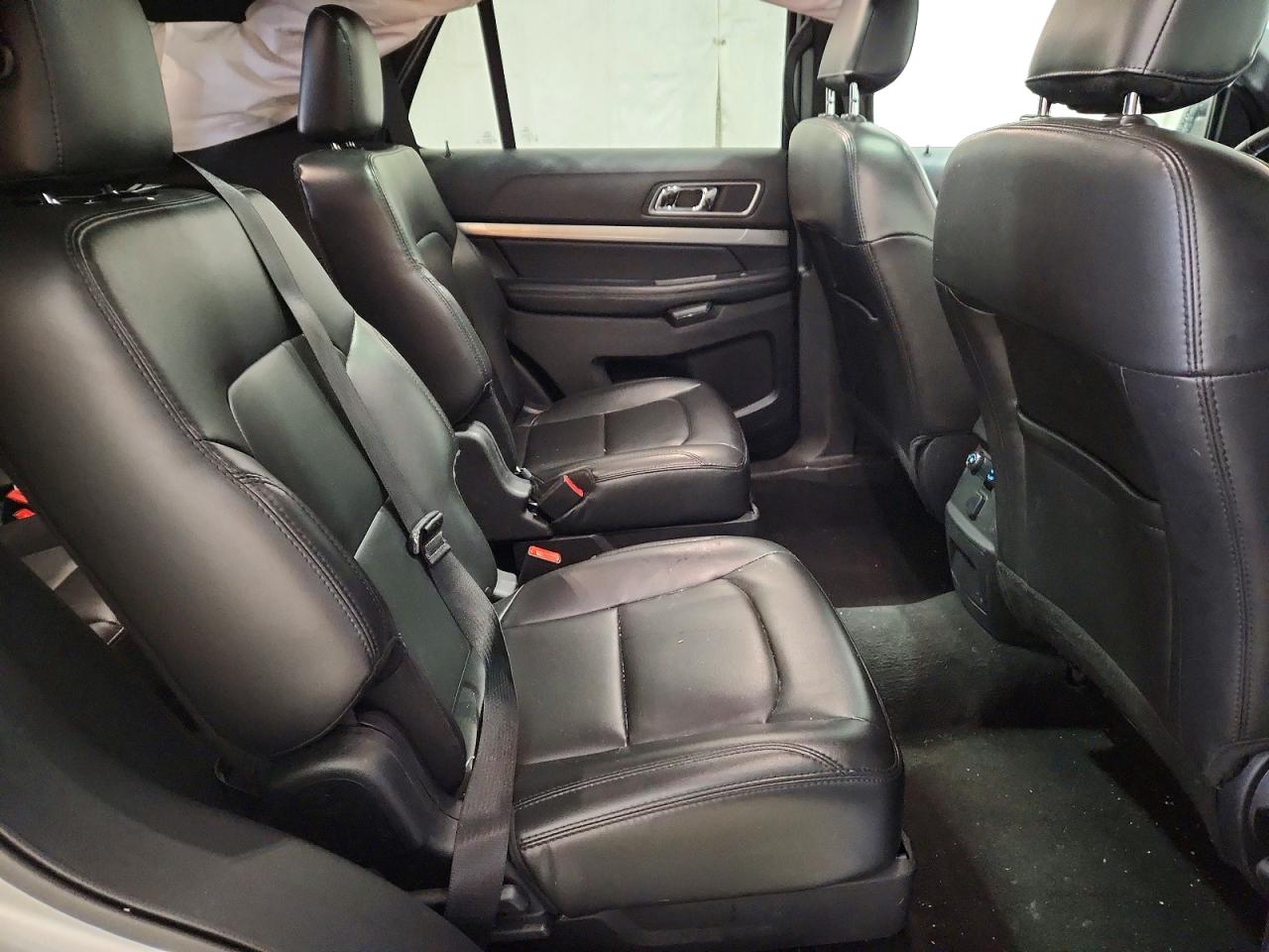 2019 FORD EXPLORER XLT photo 11