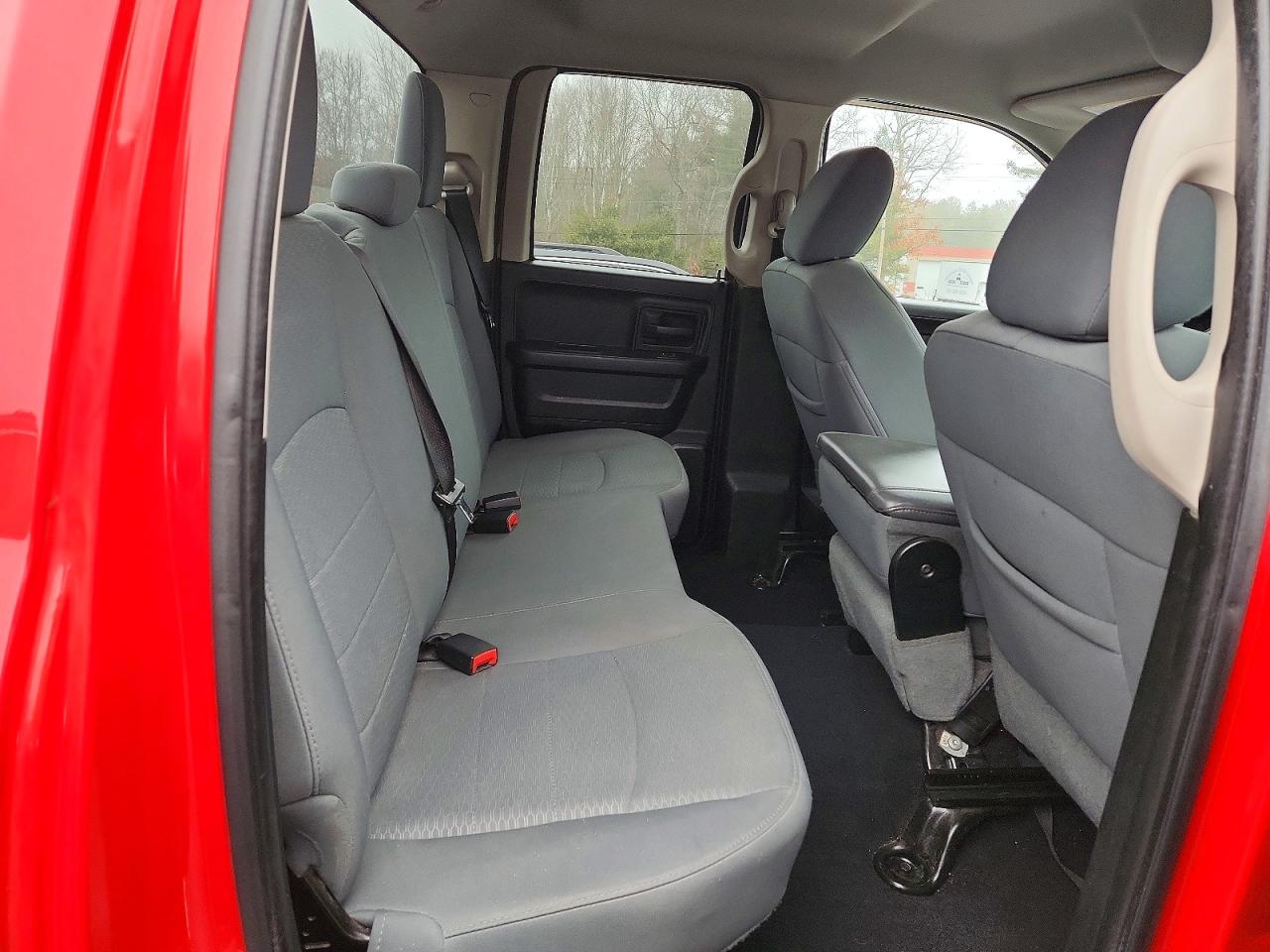 2013 RAM 1500 ST photo 10