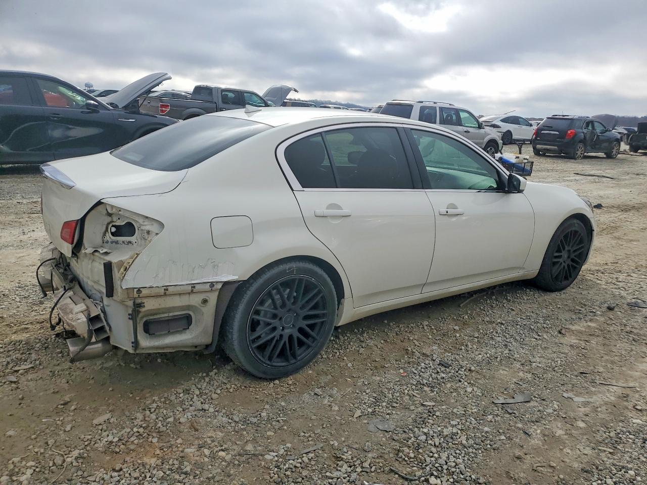 2012 INFINITI G37 BASE photo 3