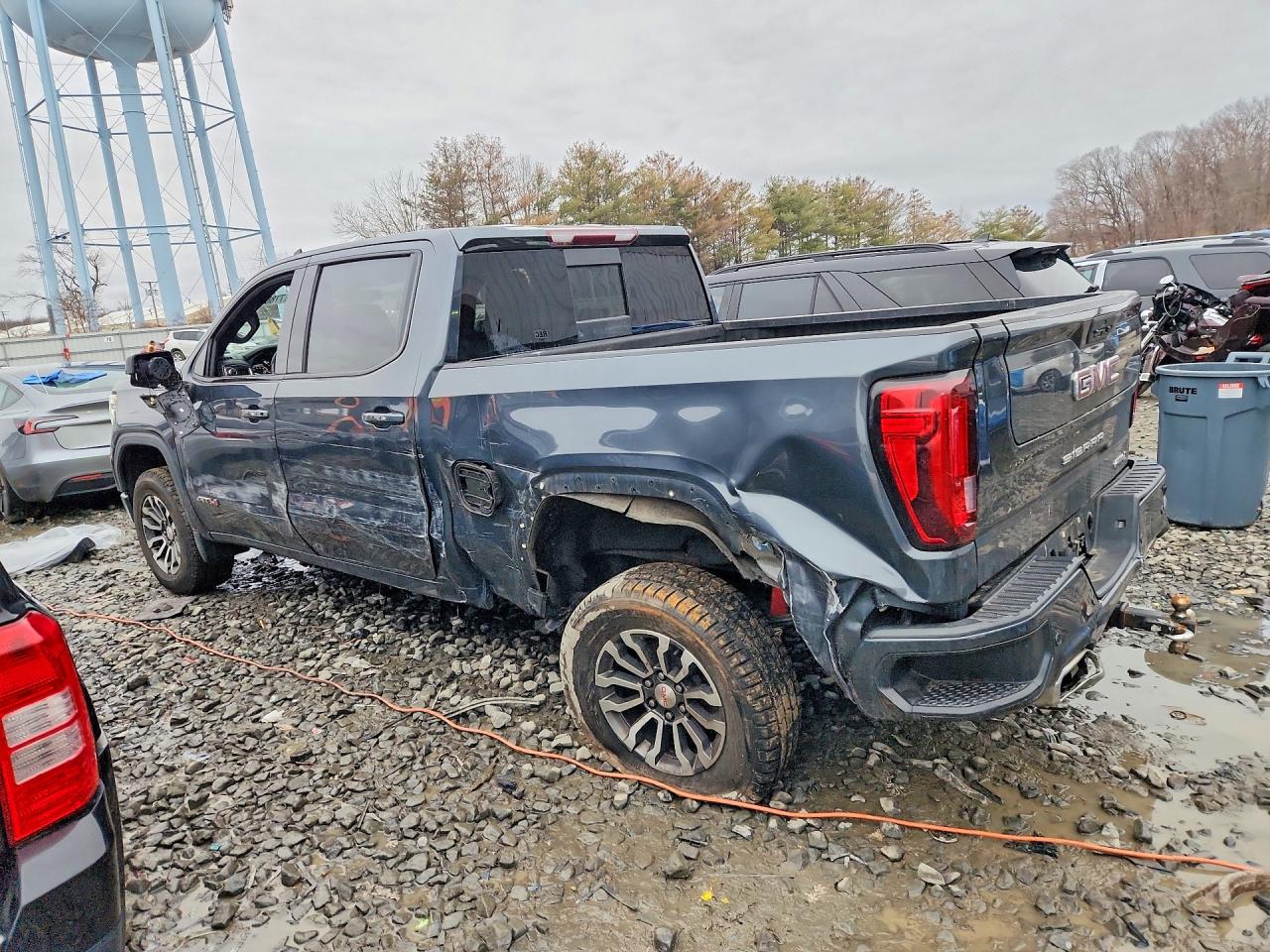 2021 GMC SIERRA K1500 AT4 photo 2