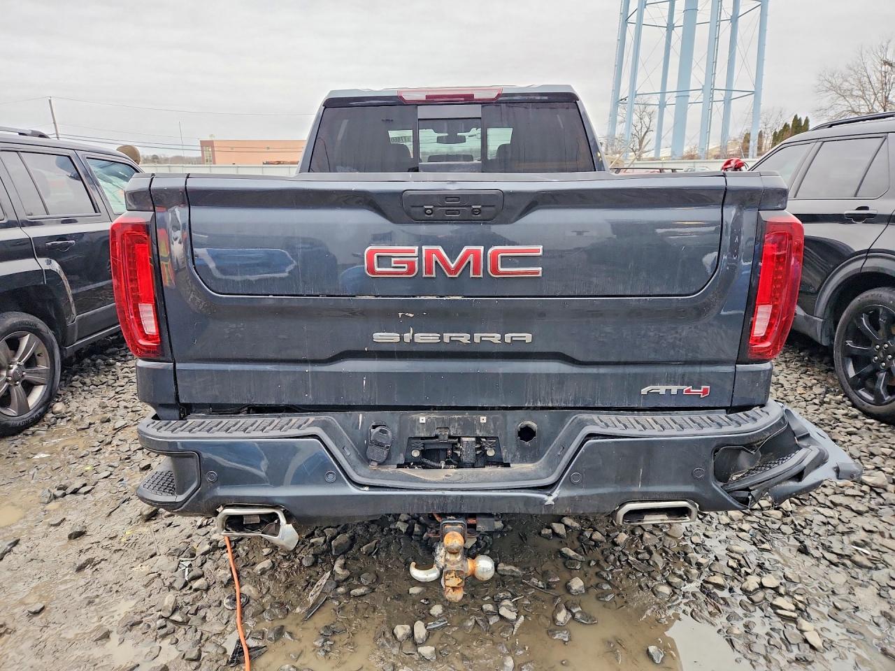 2021 GMC SIERRA K1500 AT4 photo 6