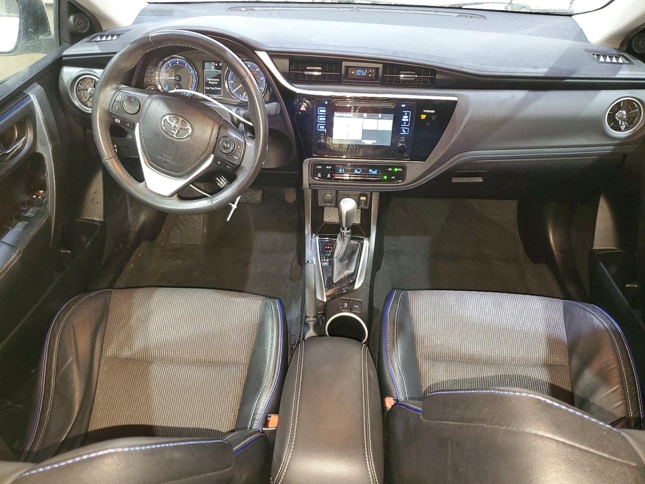 2017 TOYOTA COROLLA SE photo 8