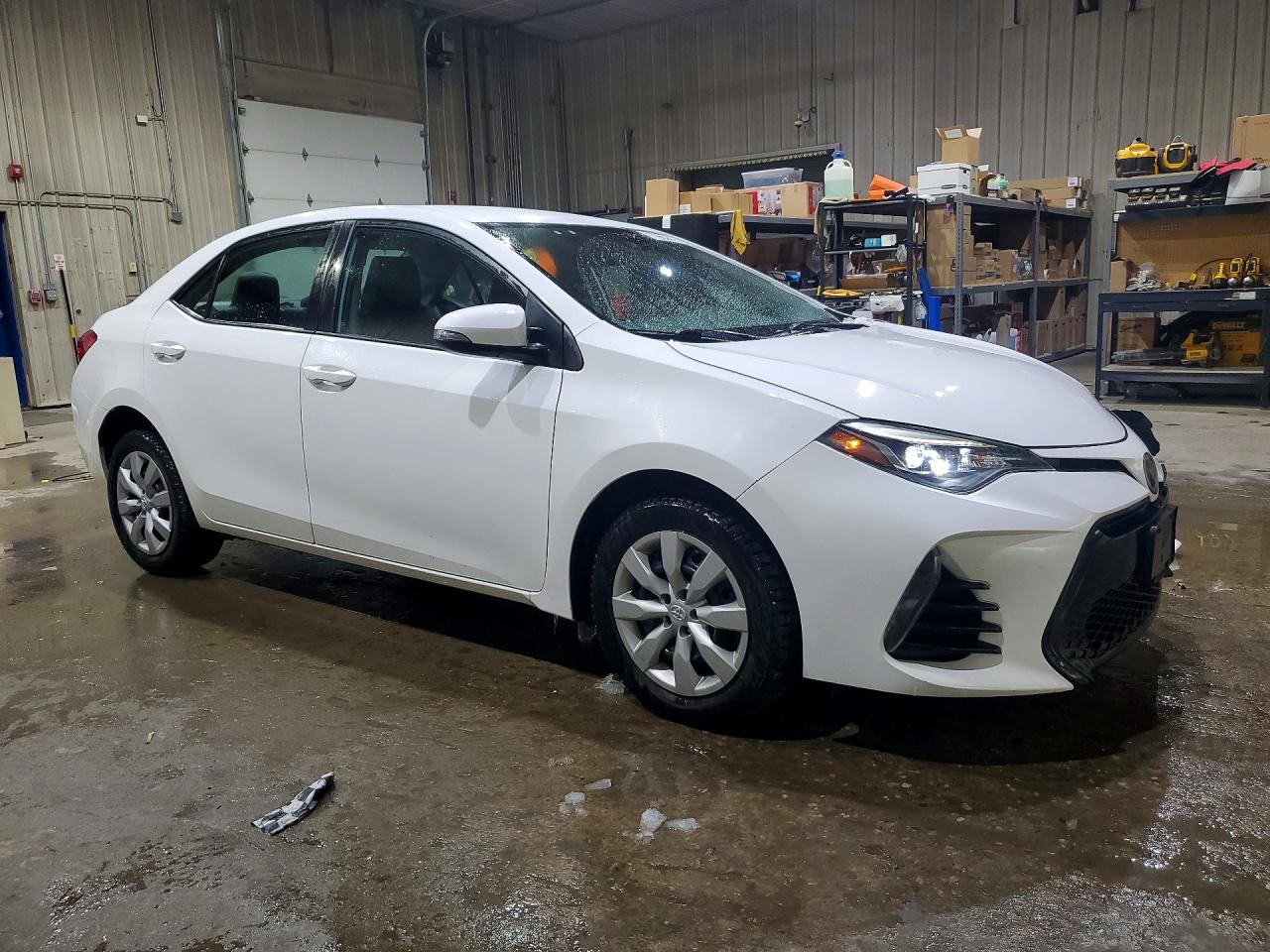 2017 TOYOTA COROLLA SE photo 4