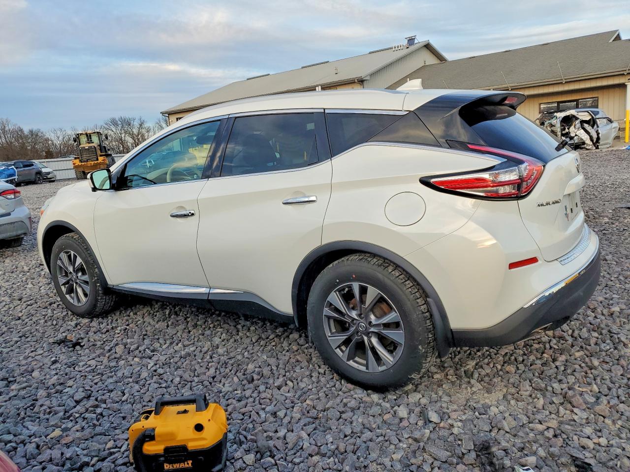 2017 NISSAN MURANO S photo 3