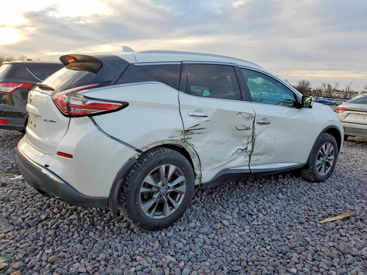 2017 NISSAN MURANO S photo 5