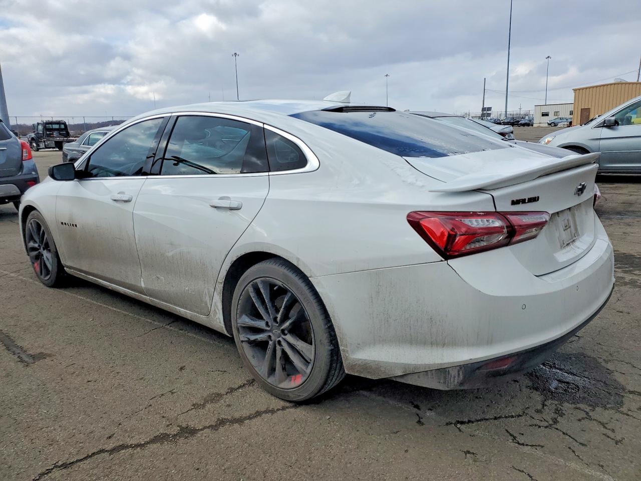 2022 CHEVROLET MALIBU LT photo 2