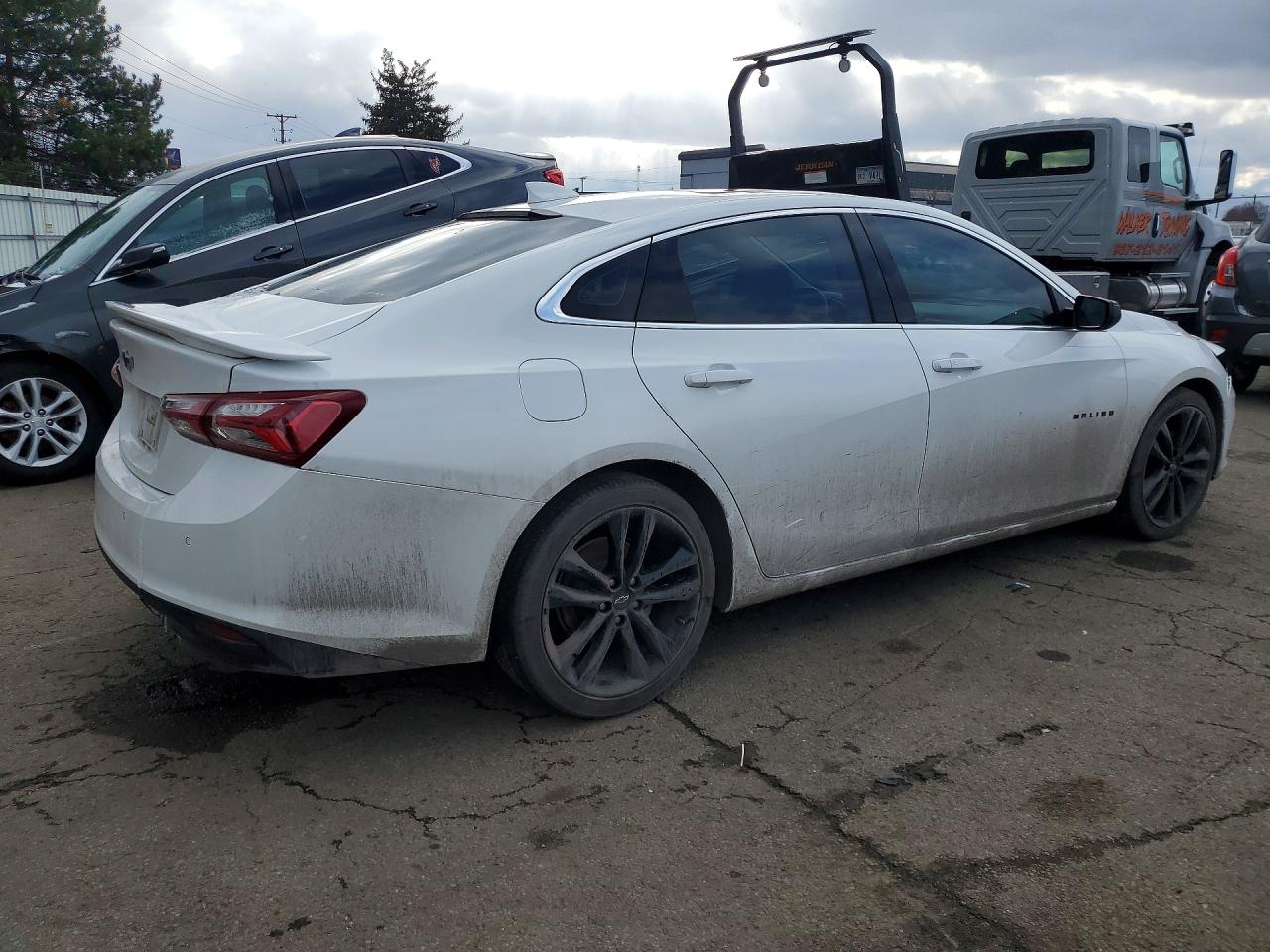 2022 CHEVROLET MALIBU LT photo 3