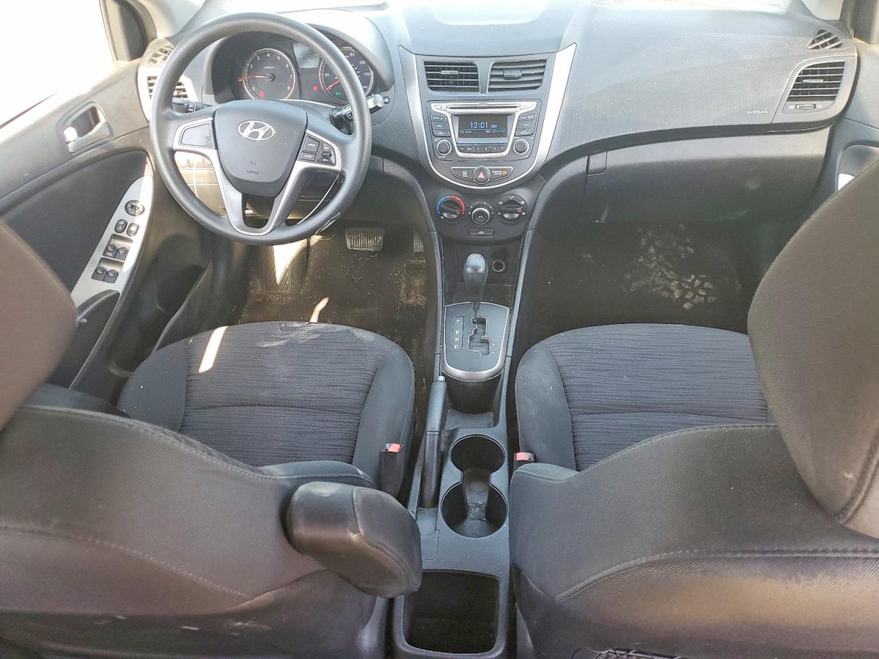 2016 HYUNDAI ACCENT SE photo 8