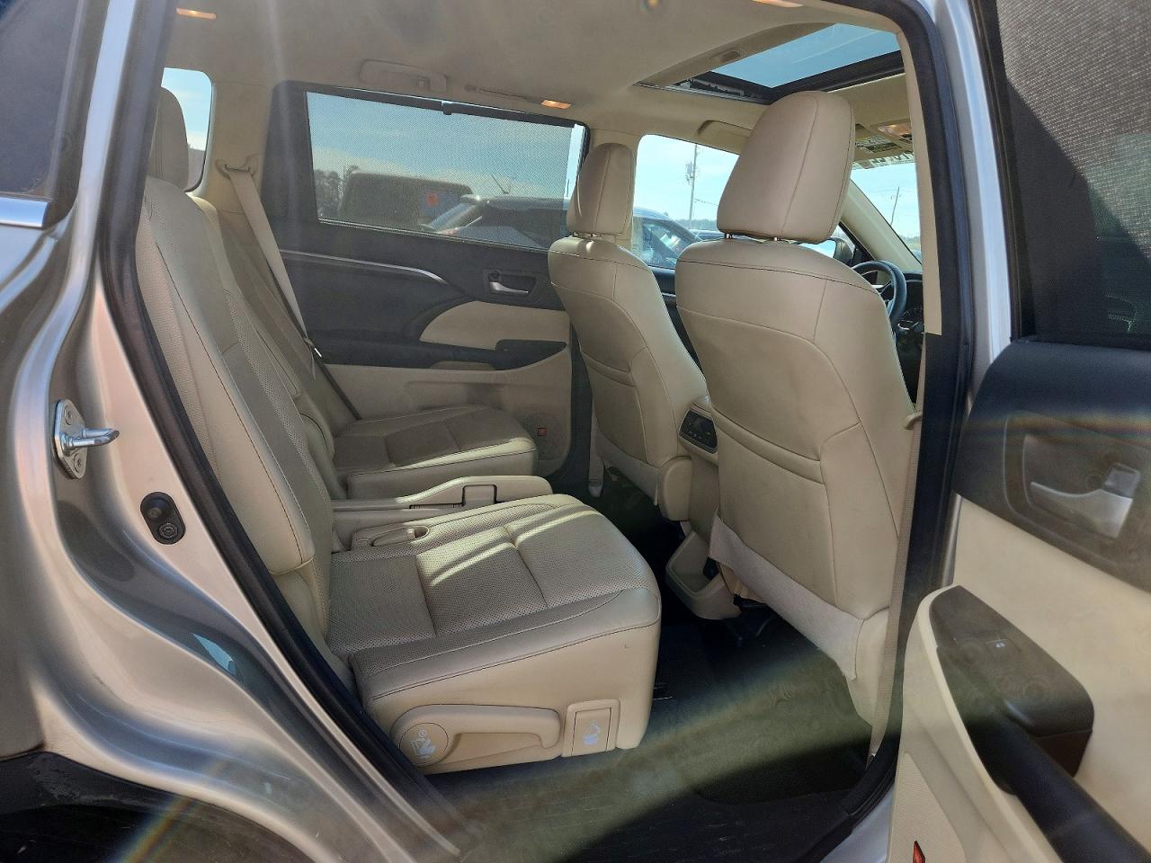 2016 TOYOTA HIGHLANDER LIMITED photo 11