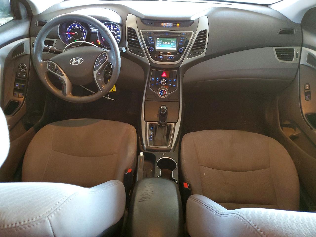 2016 HYUNDAI ELANTRA SE photo 8