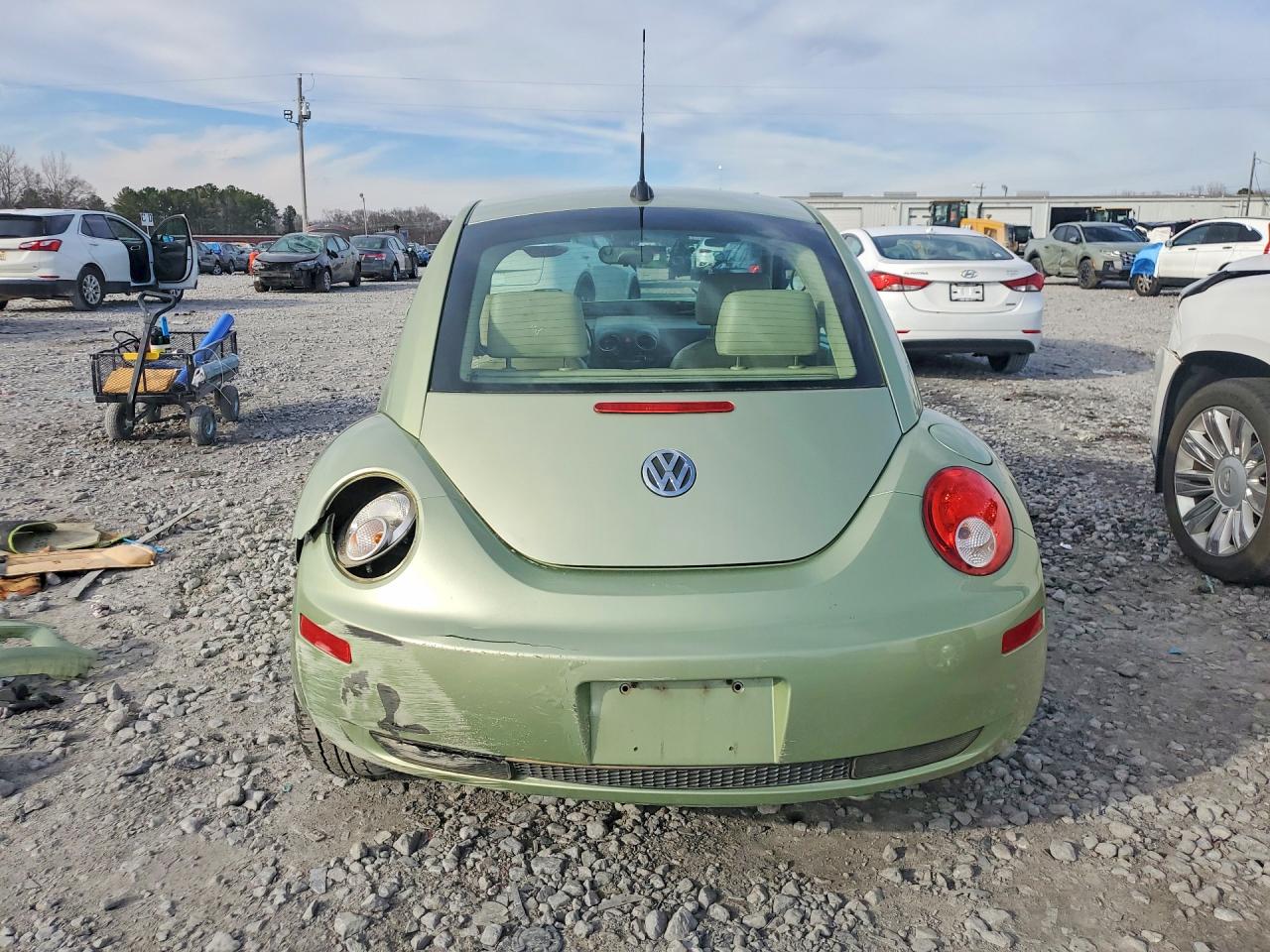 2008 VOLKSWAGEN NEW BEETLE S photo 11