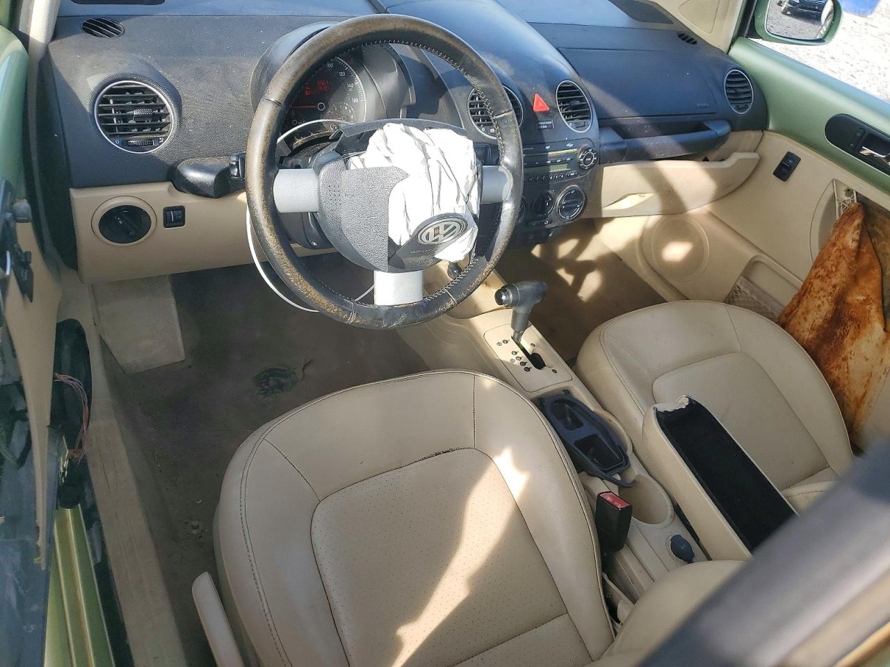 2008 VOLKSWAGEN NEW BEETLE S photo 15