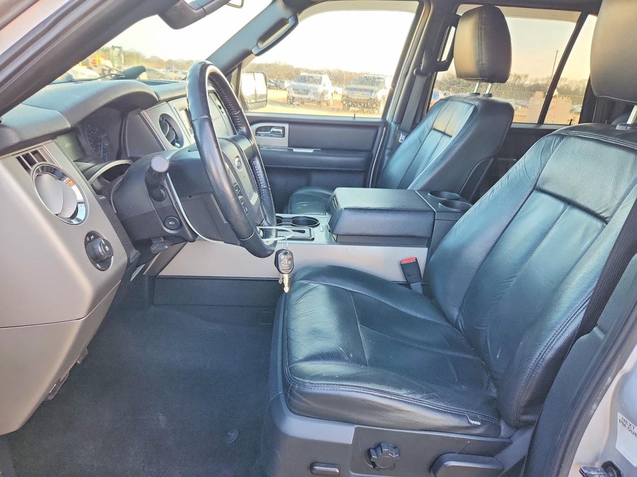 2017 FORD EXPEDITION EL XLT photo 13
