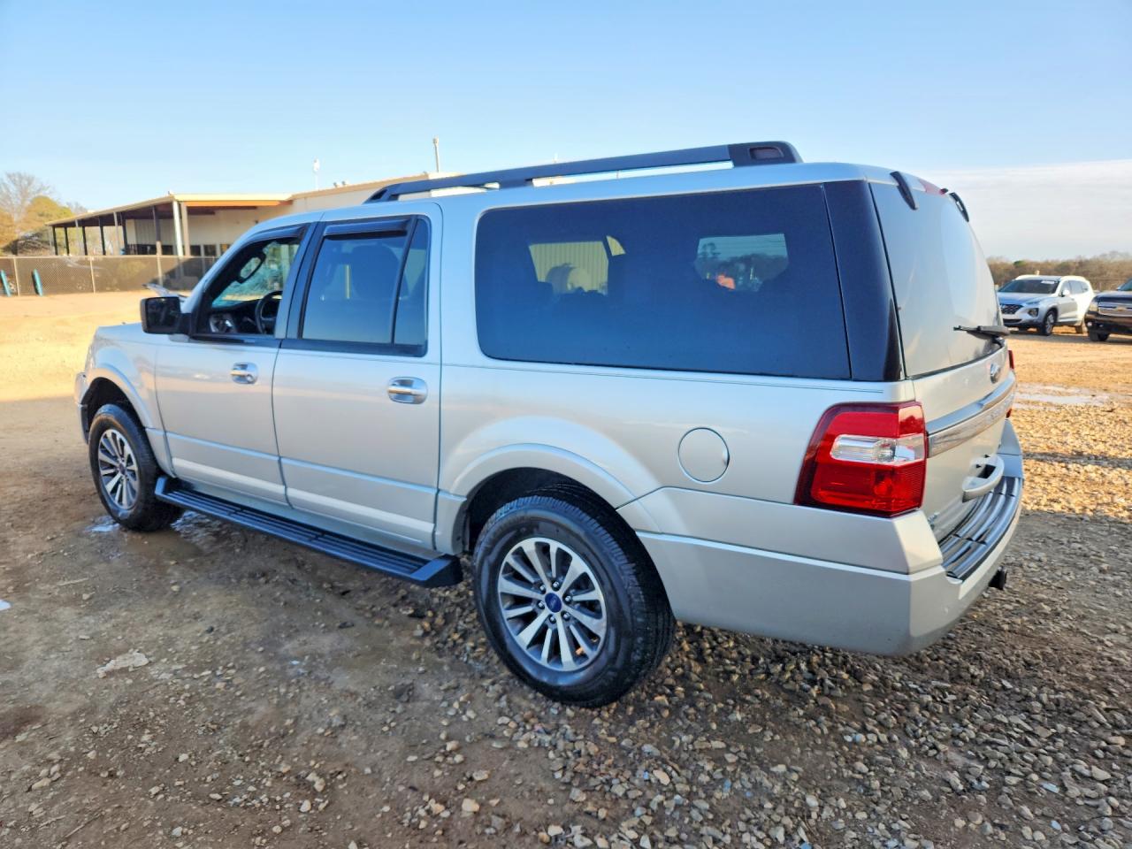 2017 FORD EXPEDITION EL XLT photo 3