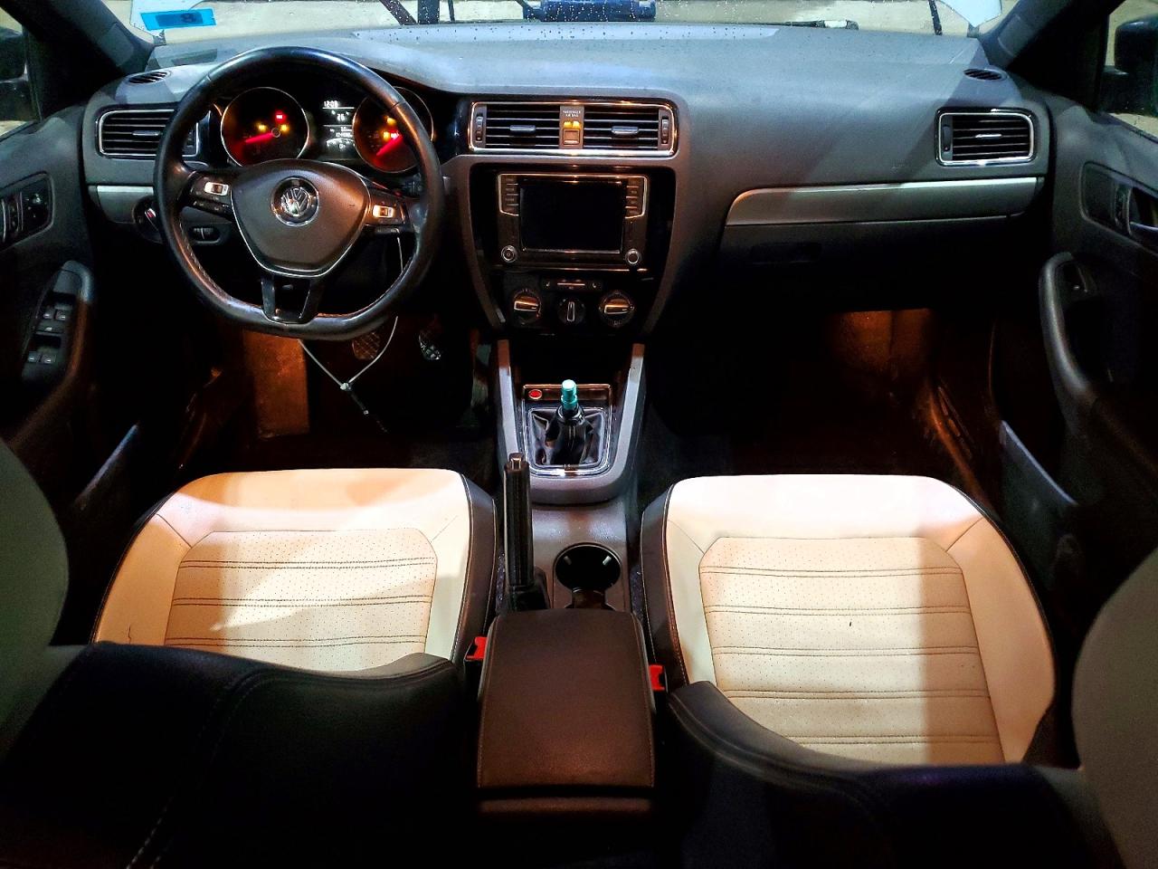 2016 VOLKSWAGEN JETTA SPORT photo 15