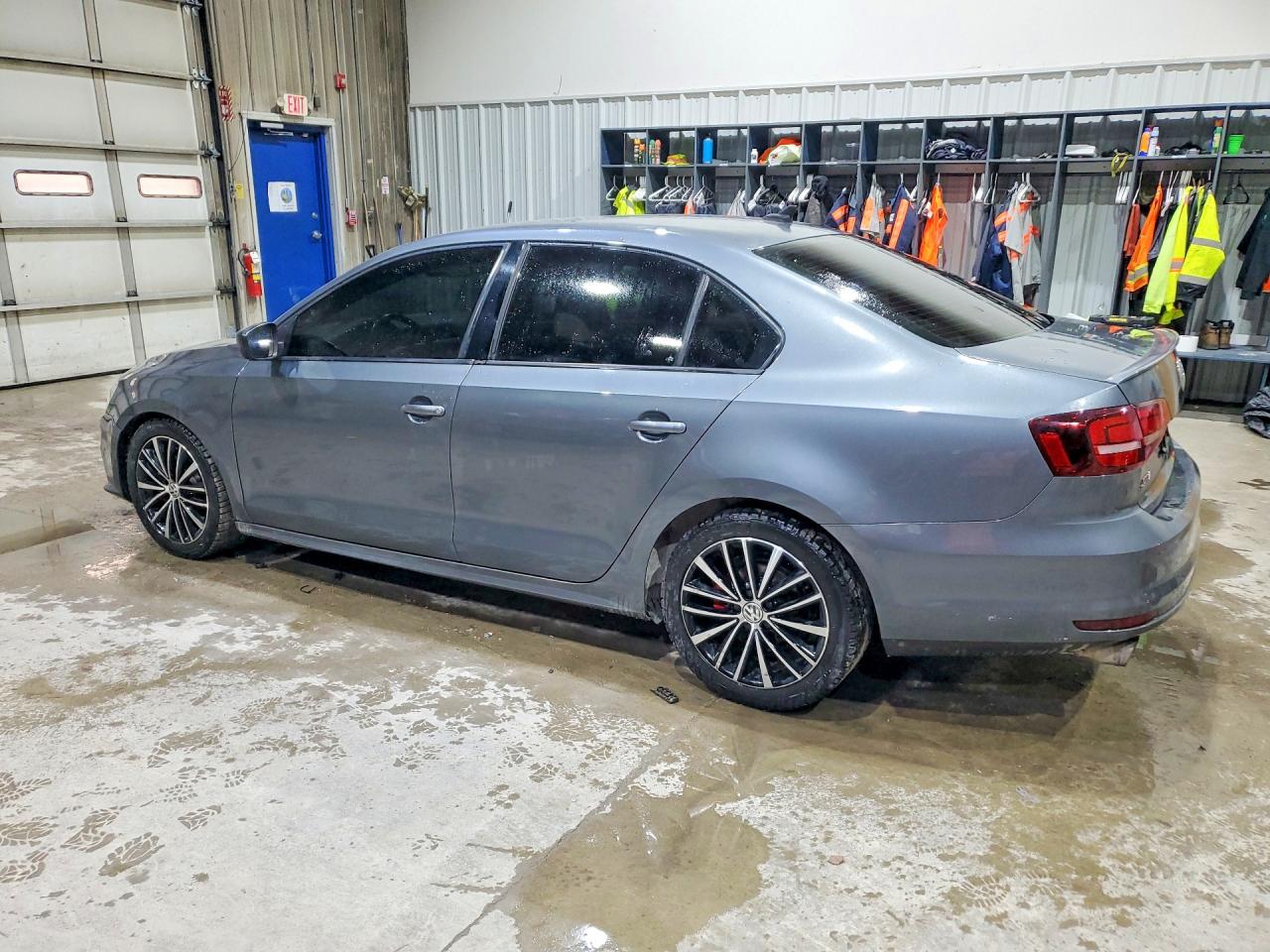 2016 VOLKSWAGEN JETTA SPORT photo 3