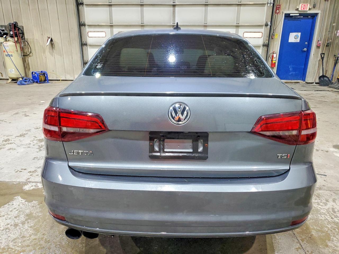 2016 VOLKSWAGEN JETTA SPORT photo 11
