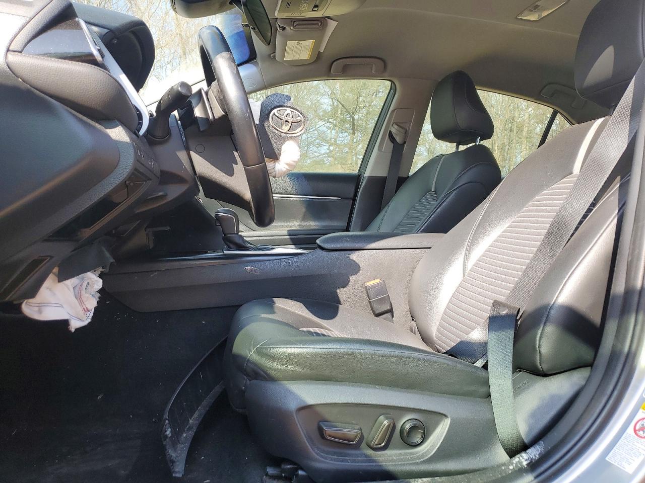 2018 TOYOTA CAMRY L photo 19