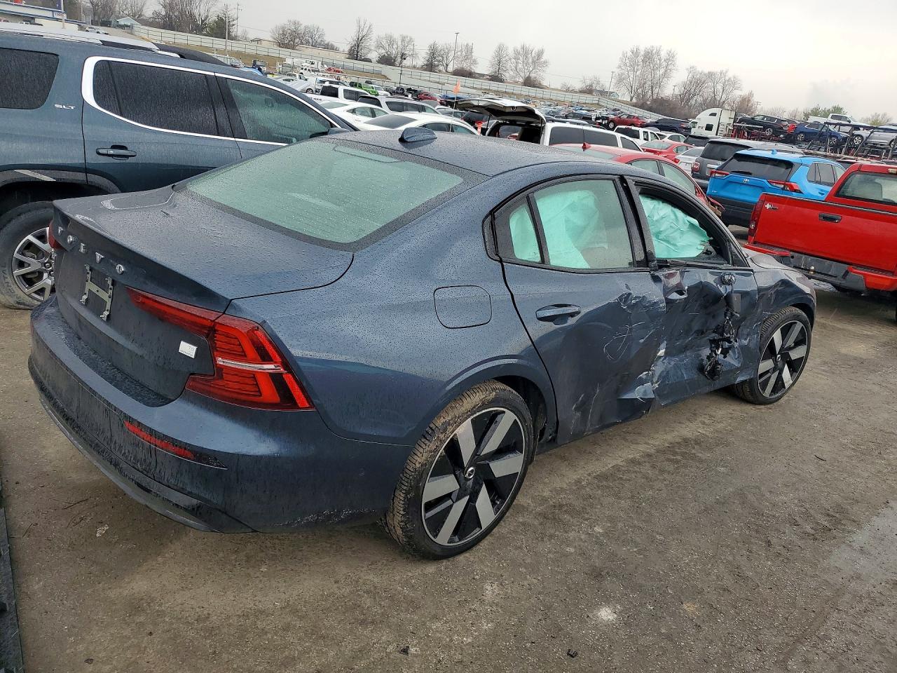 2024 VOLVO S60 ULTIMATE photo 7