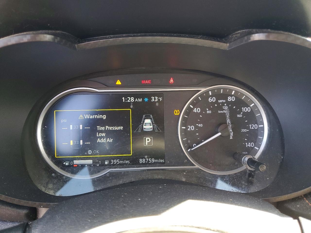 2021 NISSAN VERSA SR photo 9