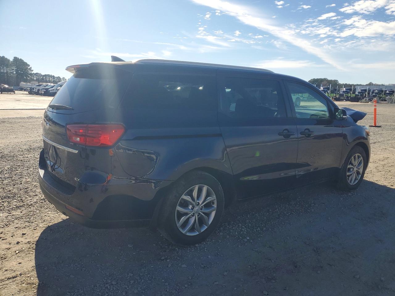 2019 KIA SEDONA photo 7