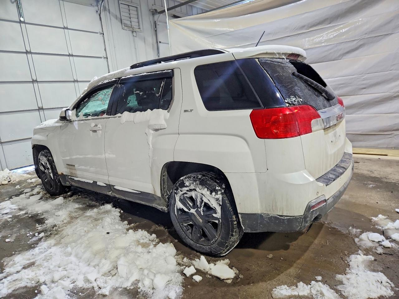 2015 GMC TERRAIN SLT photo 3