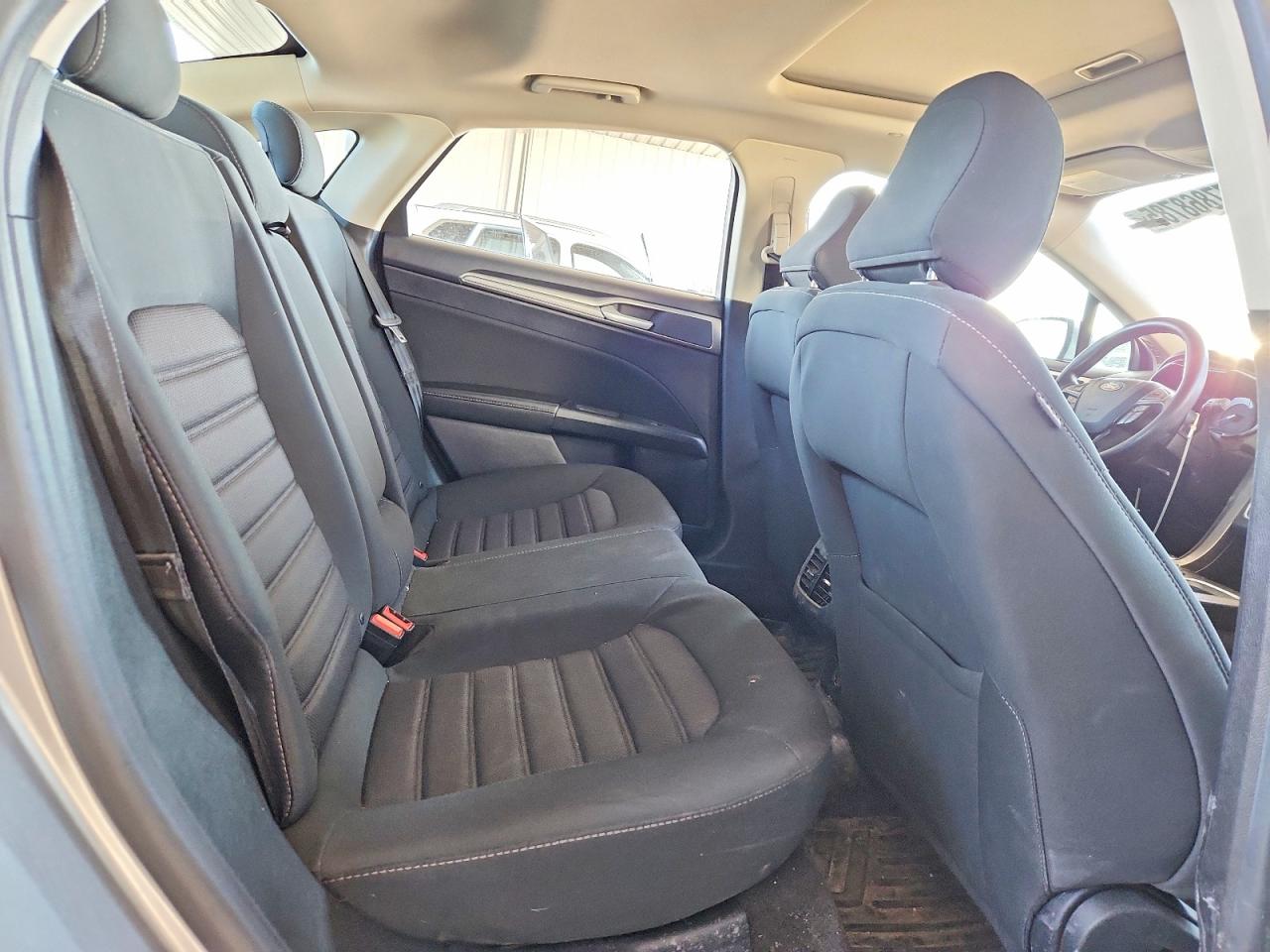 2020 FORD FUSION SE photo 19
