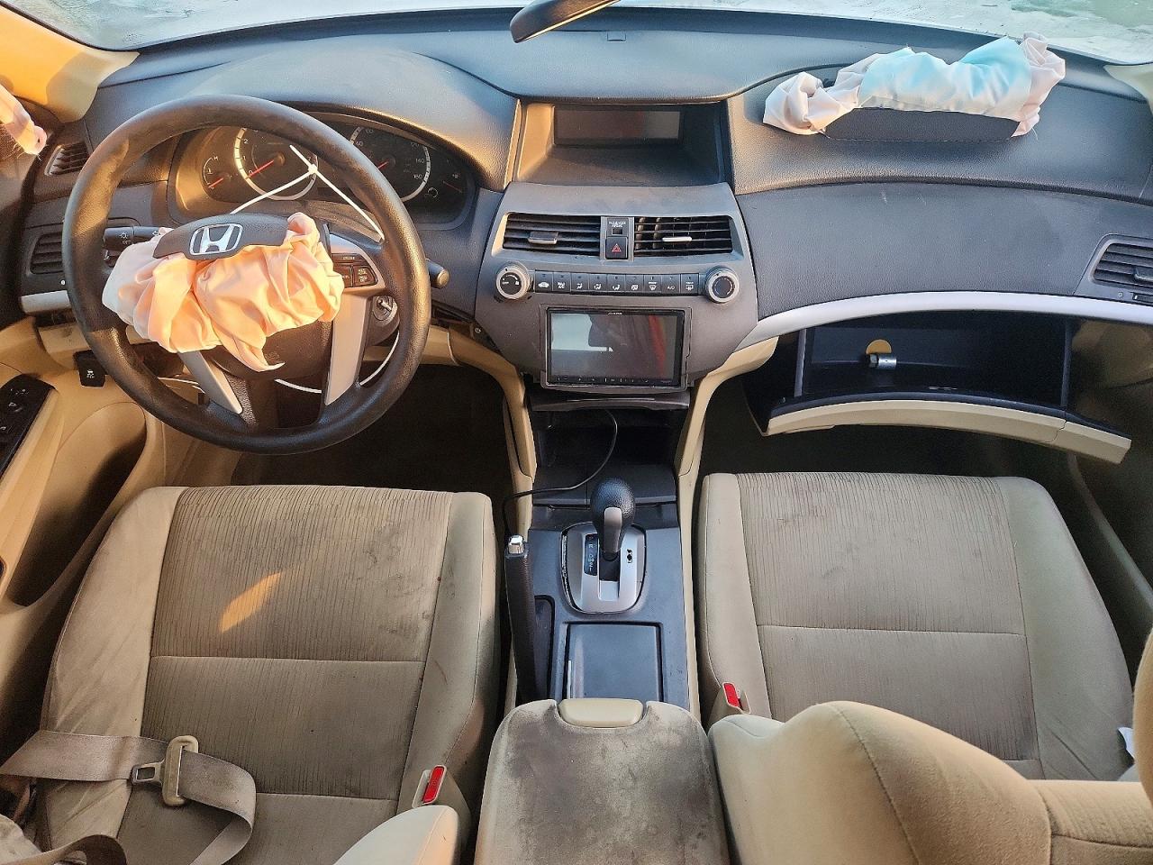 2011 HONDA ACCORD LXP photo 15
