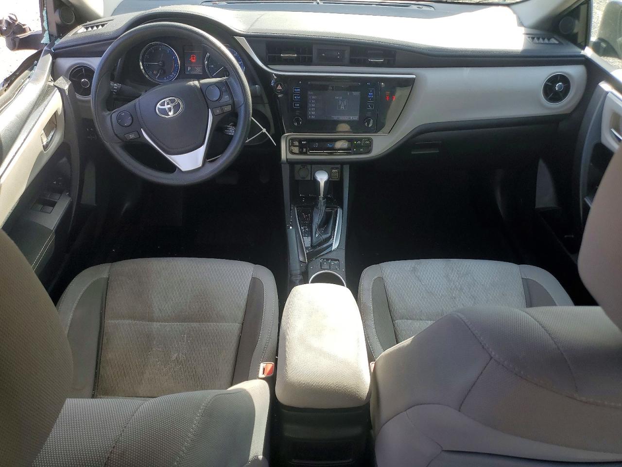 2018 TOYOTA COROLLA L photo 8