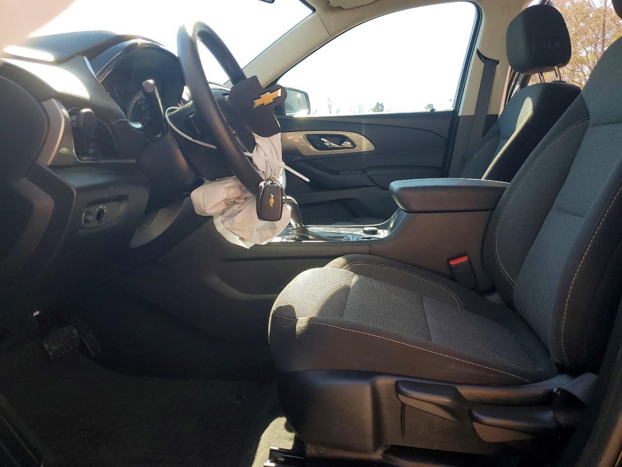 2020 CHEVROLET TRAVERSE LS photo 7