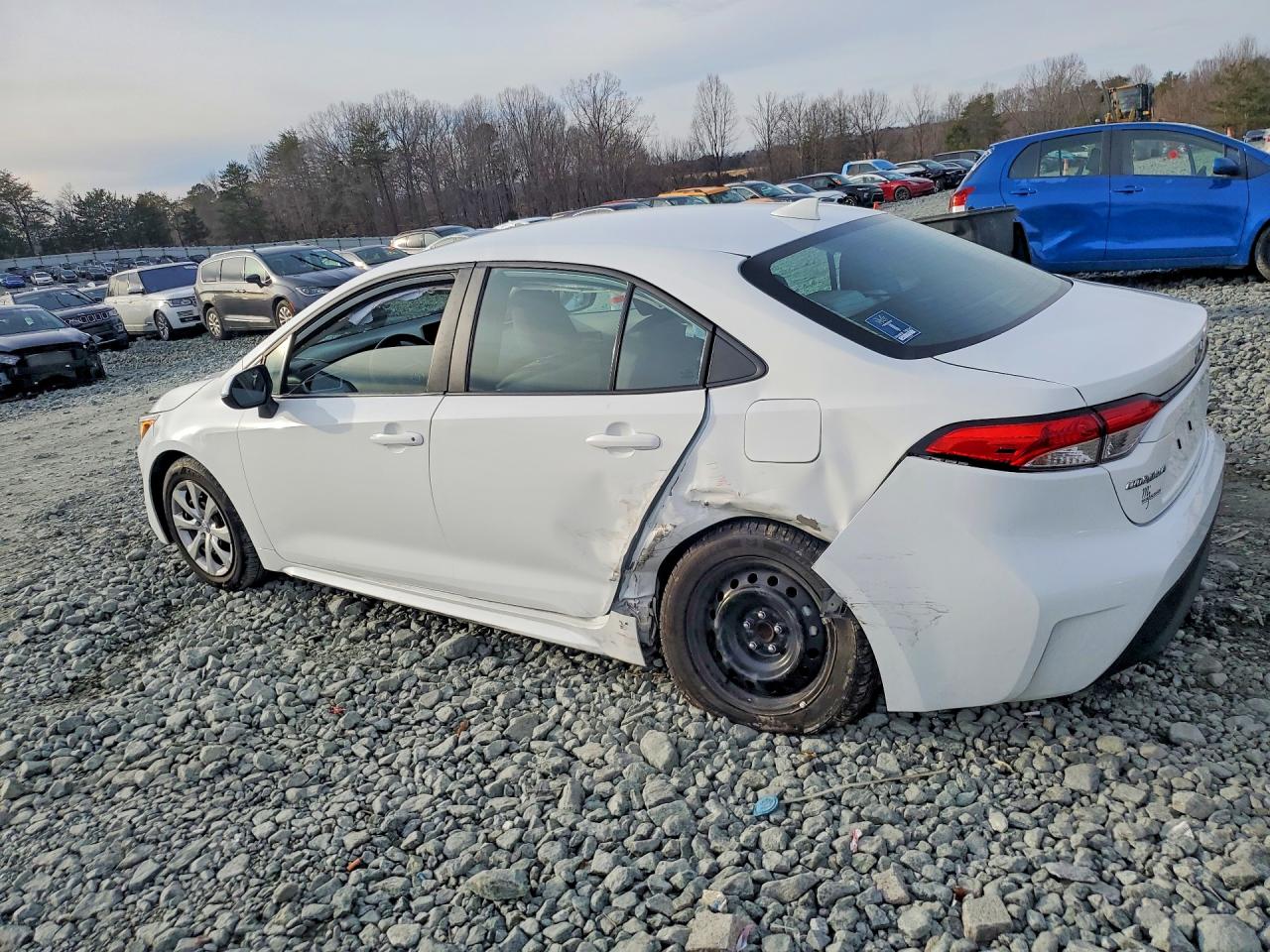 2023 TOYOTA COROLLA LE photo 2