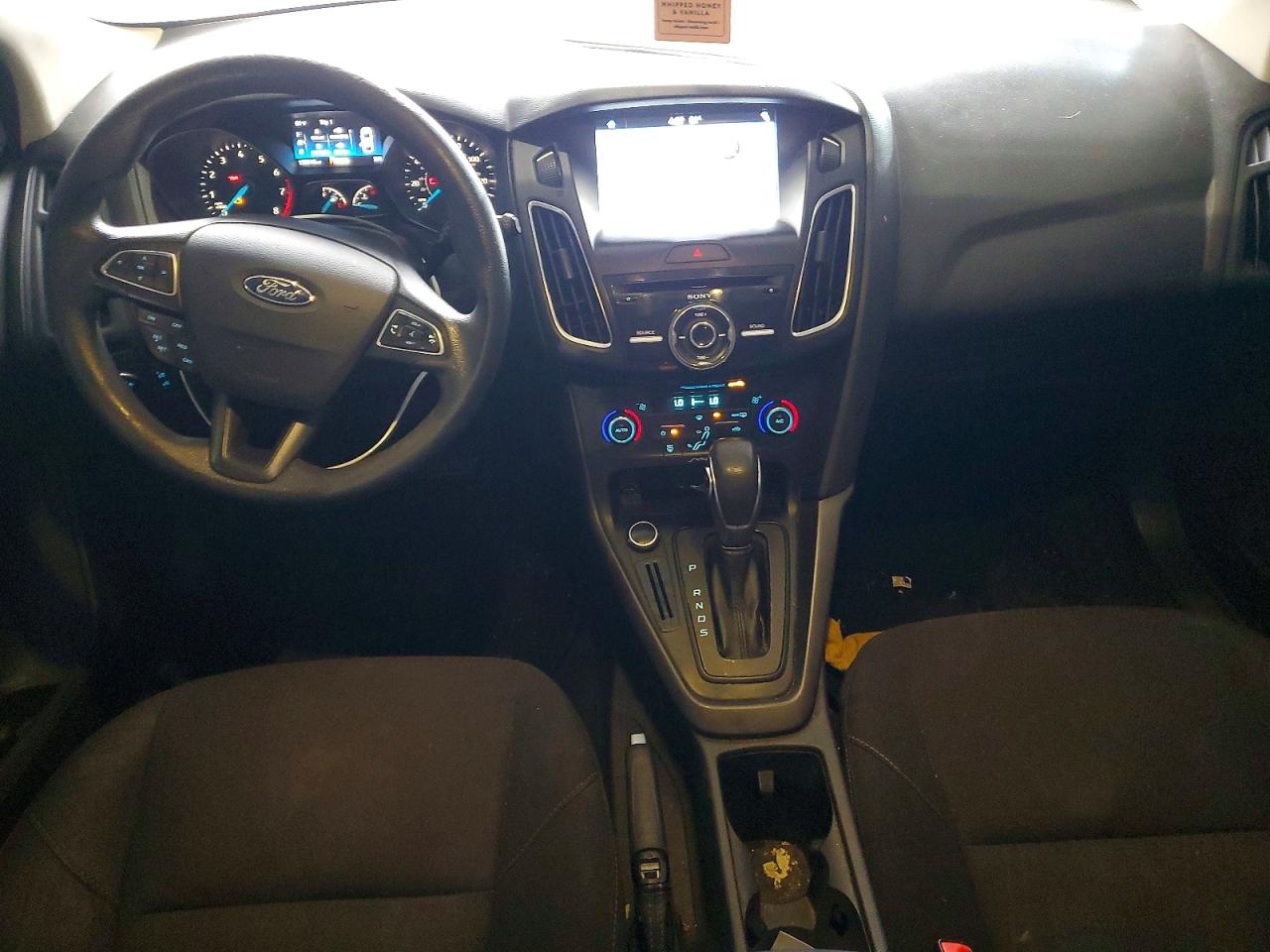 2017 FORD FOCUS SEL photo 8