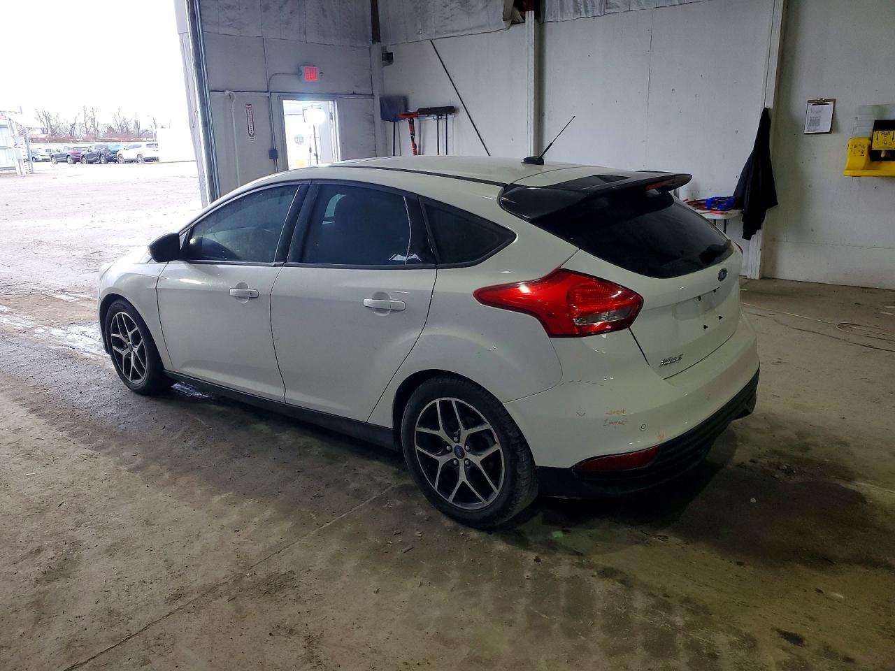 2017 FORD FOCUS SEL photo 2