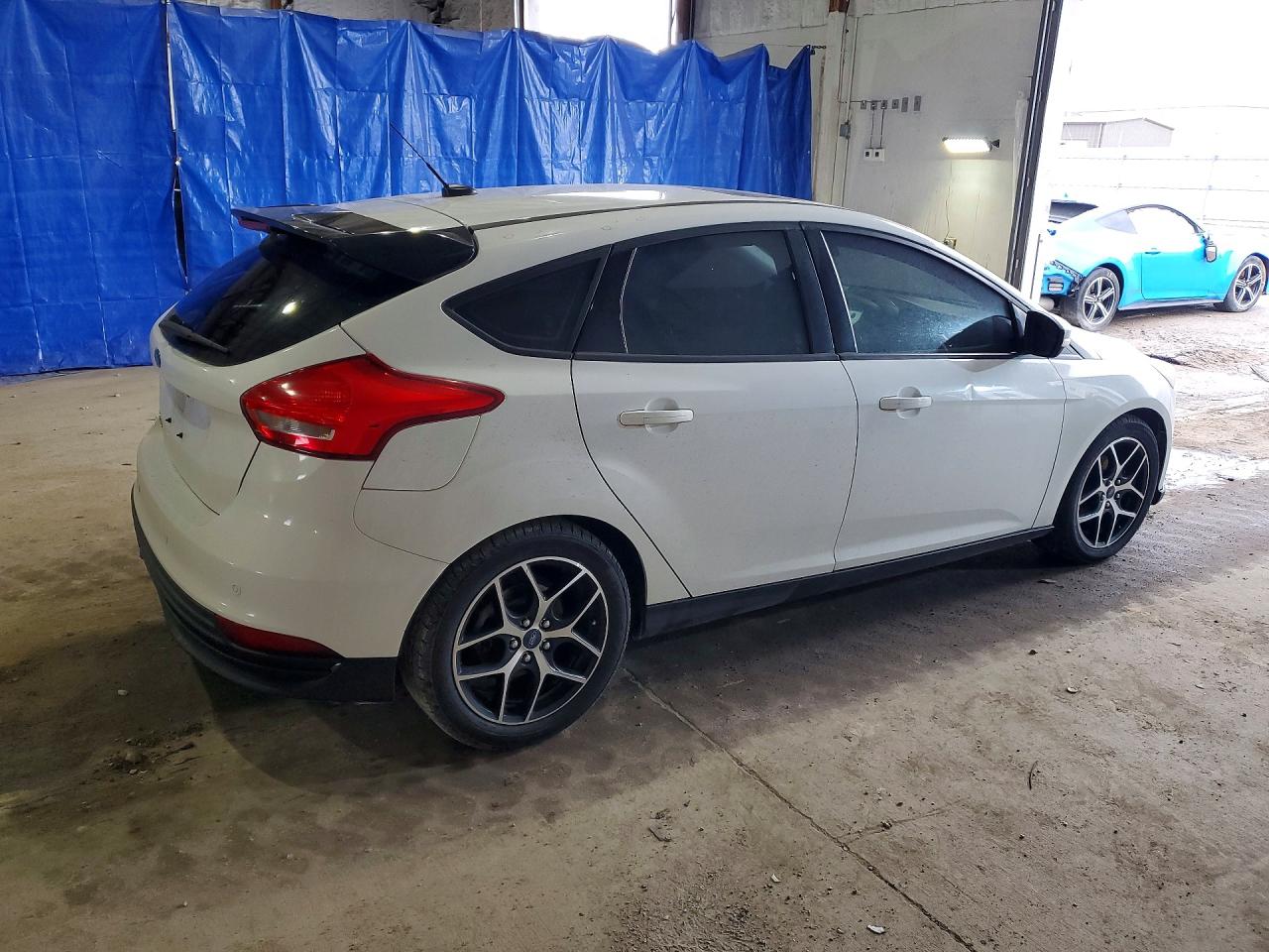 2017 FORD FOCUS SEL photo 3