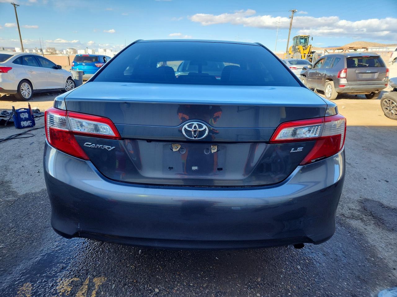 2014 TOYOTA CAMRY LE photo 6